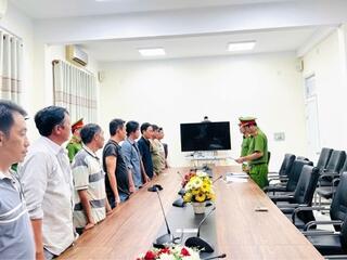 Khởi tố 8 đối tượng liên quan vụ đá gà ăn thua bằng tiền tại xã Trà Ôn
