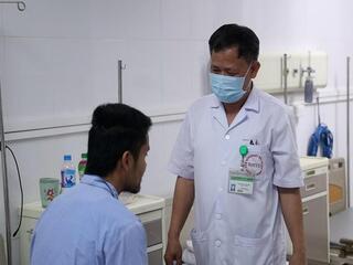 Sốt cao liên tục sau khi trở về từ châu Phi