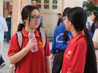 Gần 7.500 thí sinh tranh 490 suất vào lớp 10 Trường THPT chuyên ĐH Sư phạm Hà Nội