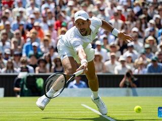 Djokovic thắng trận tứ kết dài nhất lịch sử Wimbledon, hẹn Sinner ở bán kết