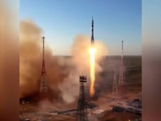 Xem Nga phóng tàu vũ trụ Soyuz có người lái lên ISS