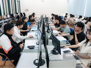 Đề xuất thi tốt nghiệp THPT trên máy tính, học sinh mong sớm có lộ trình rõ ràng