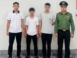 Phạt 59 triệu đồng vụ "cò mồi", chèo kéo khách tại sân bay Nội Bài
