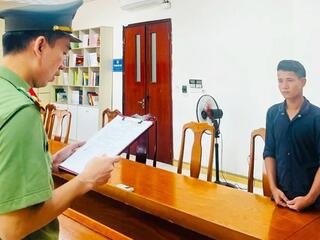 Khởi tố đối tượng tàng trữ trái phép vũ khí quân dụng