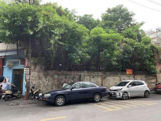 Nhiều di tích cách mạng ở Ninh Bình xuống cấp, cỏ mọc um tùm