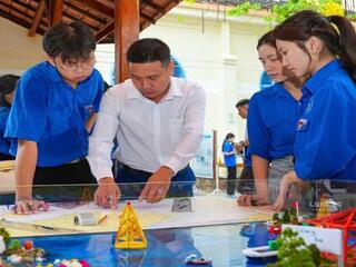 Khơi thông nguồn nhân lực, mở đường cho Khánh Hòa phát triển