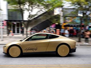 Tesla ra mắt taxi tự lái trên đường phố Mỹ