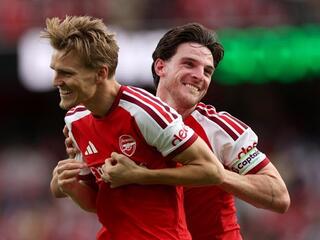 Arsenal ngược dòng thắng Chelsea