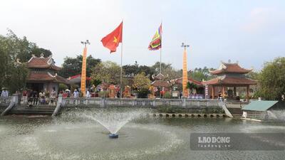 Rằm tháng Giêng về lễ hội Đền Lăng Sương nơi núi Tản, sông Đà