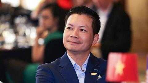 Năm mới nếu không còn muốn mãi 'bán thân' với lương 5-7 triệu, hãy học theo Shark Hưng cách để sớm thành công ở tuổi 35