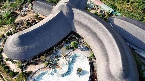 Từ một huyện nghèo, Mù Cang Chải đã có resort 5 sao đầu tiên: Công trình bề thế với hàng loạt Bungalows thiết kế độc lạ, bao quanh là ruộng bậc thang ngút ngàn siêu mĩ lệ!