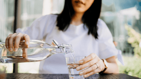 Uống nước vào 3 khung giờ vàng này sẽ vừa đánh tan "huyết khối", vừa tăng tuổi thọ
