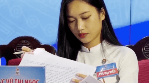Nữ thủ lĩnh sinh viên hết mình với màu áo xanh thanh niên