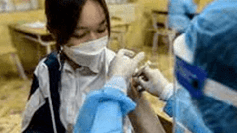 Sở Y tế TP HCM đề nghị cung cấp danh sách phụ huynh là nhân viên y tế chưa tiêm vắc-xin cho con