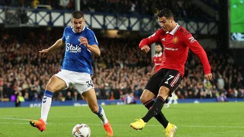 Ronaldo ghi bàn giúp MU ngược dòng hạ Everton