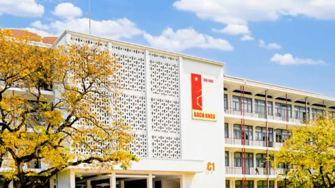 Tân sinh viên Bách khoa toàn gương mặt "đỉnh": Người là thủ khoa toàn quốc, người đạt giải Olympic