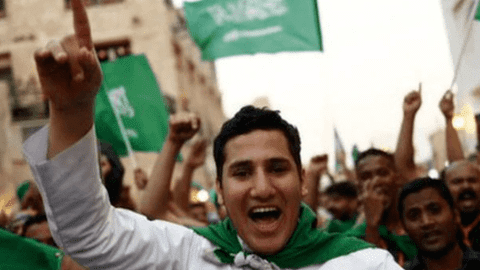 Vua Saudi Arabia cho cả nước nghỉ làm để ăn mừng chiến thắng trước Argentina