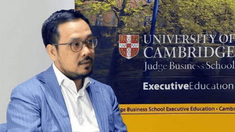 Cựu sinh viên Ngoại thương trở thành Giáo sư đại học Top 2 thế giới