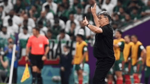 HLV đầu tiên ở World Cup 2022 bị sa thải