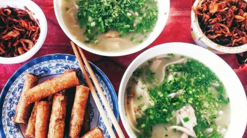 Độc đáo món cháo bánh canh nửa quen nửa lạ, chinh phục thực khách đến Quảng Bình