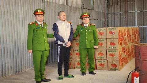 Tàng trữ gần 7 tấn pháo nổ trong phòng trọ ở Hà Nội