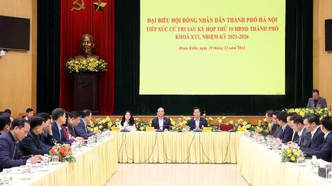 Cử tri kiến nghị di dời các nhà hàng, trung tâm tiệc cưới ra khỏi công viên