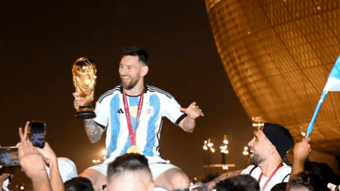 Argentina vô địch, Messi và đồng đội lên xe buýt 2 tầng rước cúp khắp phố Qatar
