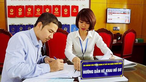 Hà Nội khen thưởng 32 cá nhân thực hiện tốt văn hóa công sở và nơi công cộng