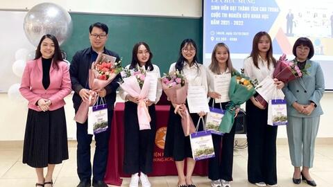 Sinh viên Học viện Ngân hàng đạt giải Nhất cuộc thi khoa học công nghệ