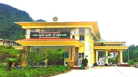 Bắt 3 cán bộ Hải quan Nghệ An để điều tra sai phạm