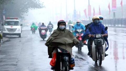 Thủ đô Hà Nội mưa nhỏ, trời rét