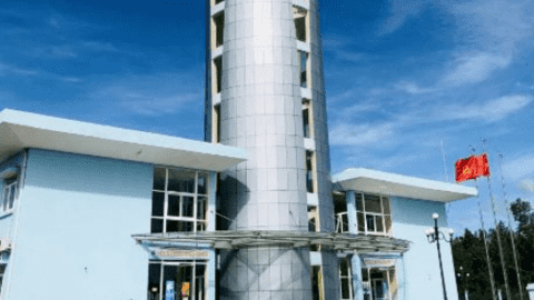Sân bay Tân Sơn Nhất có số chuyến bay cao nhất vào ngày nào?