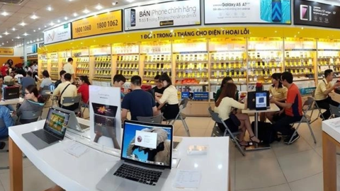 Tại sao mua hàng của Apple, Samsung, Panasonic, LG,... Thế Giới Di Động lại phải cho các ông lớn này "nợ" tới hàng nghìn tỷ đồng?