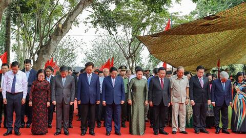 Thủ tướng Phạm Minh Chính dâng hương tưởng niệm đồng chí Huỳnh Tấn Phát