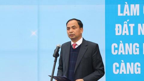 Di dời những tàu cũ nát tại hồ Tây là điều tất yếu
