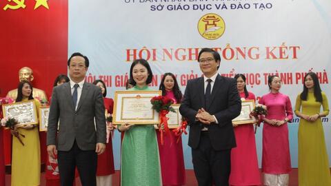 Hà Nội: Khen thưởng 150 giáo viên dạy giỏi cấp tiểu học