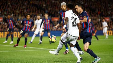 Hạ Real Madrid, Barca tiến sát ngôi vương La Liga