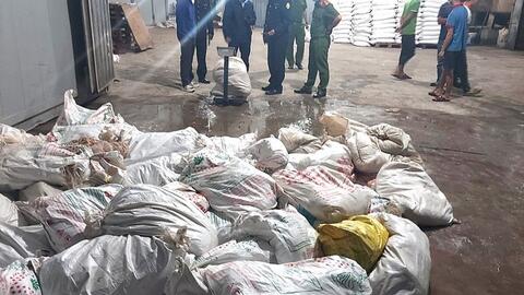 Phát hiện, tiêu hủy hơn 7 tấn lòng lợn bốc mùi hôi thối