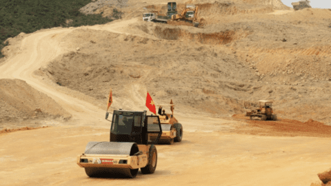 Hối hả trên công trường cao tốc Bắc - Nam đoạn Quy Nhơn - Chí Thạnh