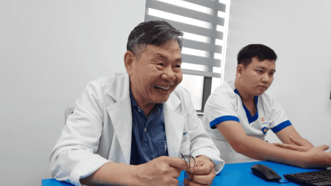 3 bố con cùng mắc ung thư đại trực tràng: Bác sĩ giải thích và mách cách phòng bệnh
