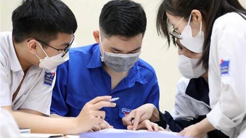 Thí sinh tập dượt đăng ký thi tốt nghiệp THPT trực tuyến trên hệ thống quản lý thi