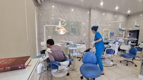 Đóng cửa một phòng khám chuyên khoa răng hàm mặt hoạt động không phép