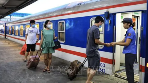Ngành Đường sắt tiếp tục bán vé ưu đãi cho hành khách mua theo nhóm tuyến Hà Nội-Hải Phòng
