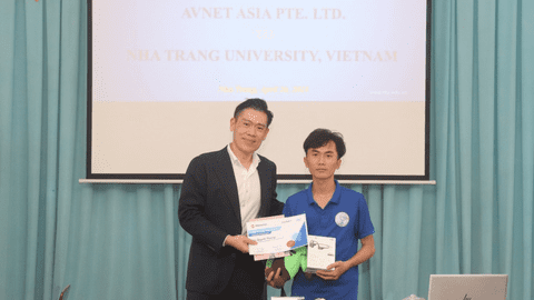 Đại học Nha Trang trao giải thưởng cho sinh viên có phát minh sáng tạo