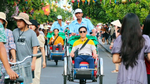 Tham quan phố cổ Hội An: Không "ngăn sông cấm chợ" chỉ kiểm soát khách tour