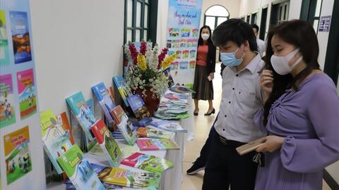 Hà Nội phê duyệt 50 đầu sách giáo khoa lớp 4 sử dụng từ năm học 2023 - 2024