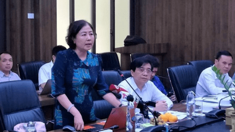 Bộ Nông nghiệp lên tiếng việc hàng chục nghìn tấn gà thải ‘tuồn’ vào Việt Nam