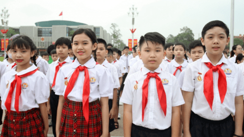 200 học sinh giỏi tiêu biểu Thủ đô báo công dâng Bác