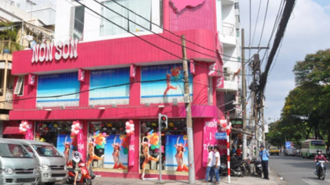 Nguyên nhân đằng sau việc Nón Sơn bán mũ từ vài trăm nghìn cho đến 15 triệu đồng tiết lộ chiến lược thành công của "Kingsman Việt Nam"?