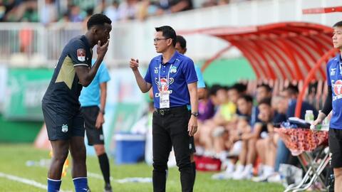 Hoàng Anh Gia Lai đánh bại đương kim vô địch Hà Nội FC
